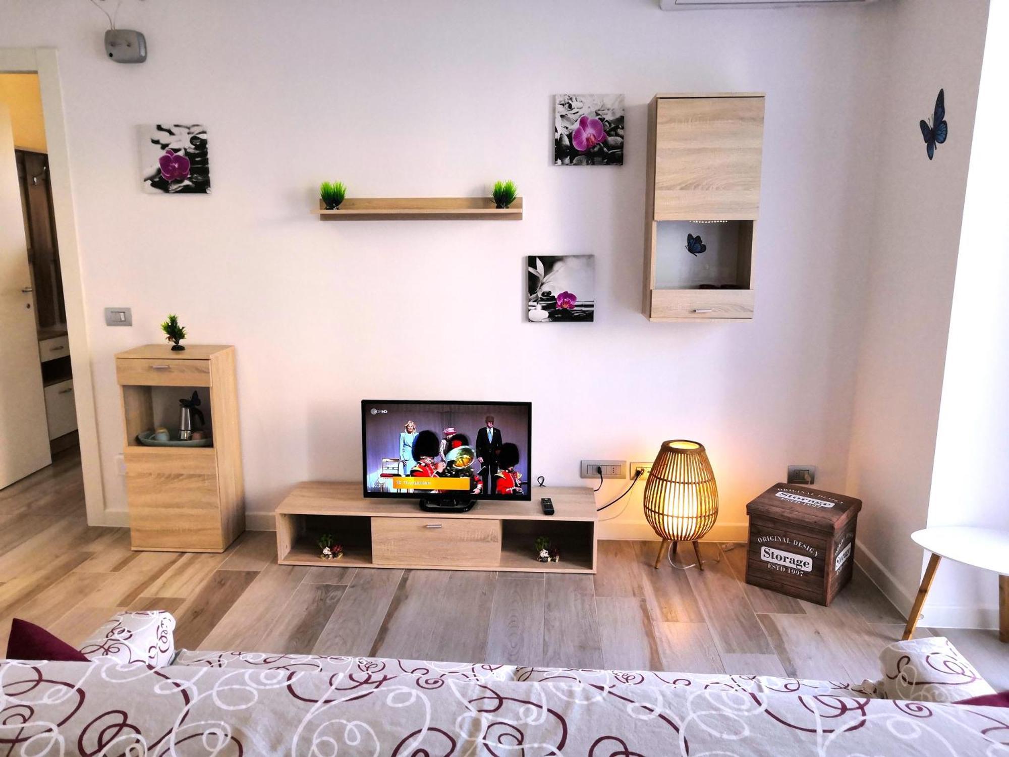 Butterfly Apt In Suna With Garage Verbania Eksteriør bilde